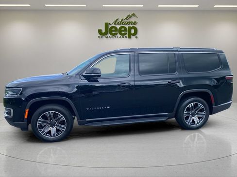 Used 2022 Jeep Wagoneer Series III AWD/4WD image 3