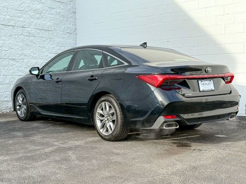 Used 2019 Toyota Avalon XLE image 5