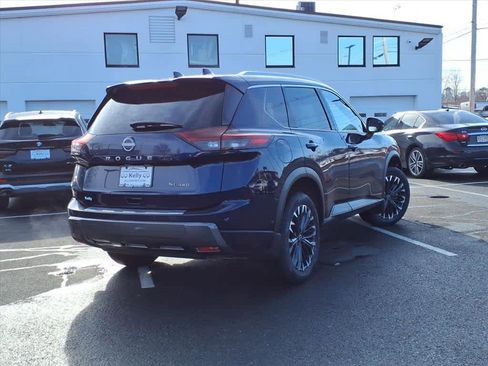 Used 2025 Nissan Rogue SL w/ Tech Package image 5