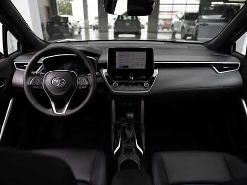 Used 2024 Toyota Corolla Cross AWD Hybrid w/ Convenience Package image 19