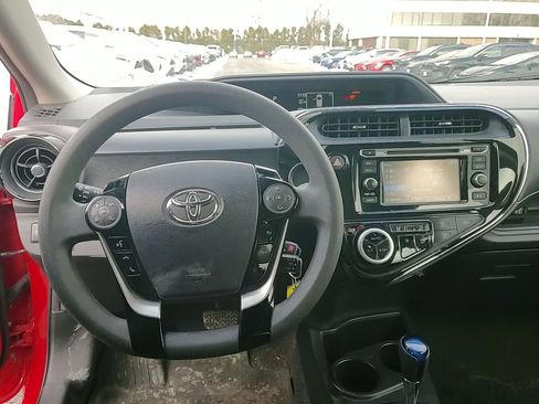 Used 2019 Toyota Prius C image 22