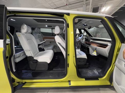 New 2025 Volkswagen ID. Buzz 1st Edition image 21