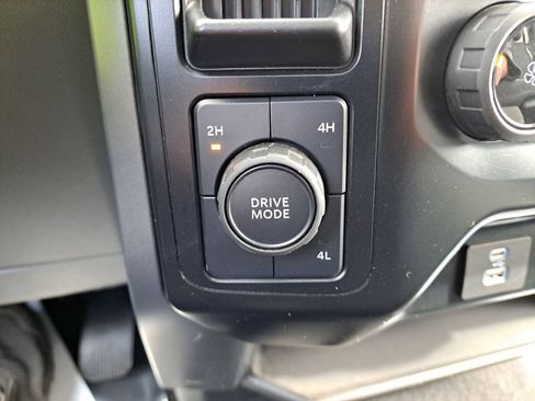 Used 2023 Ford F150 XLT image 40