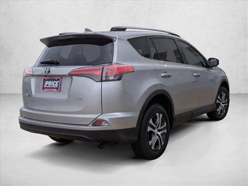 Used 2018 Toyota RAV4 LE image 5