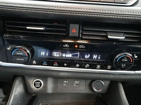 Used 2021 Nissan Rogue SL image 30