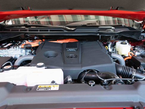 New 2026 Toyota Tundra Platinum w/ TRD Off-Road Package image 30