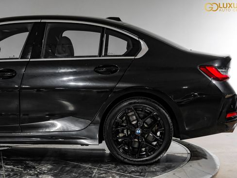 Used 2025 BMW 330i Sedan w/ Convenience Package RWD image 17