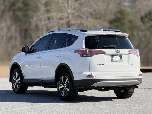 Used 2016 Toyota RAV4 XLE image 9