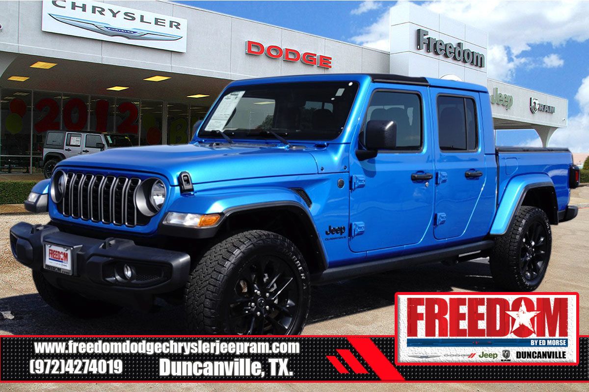Used 2025 Jeep Gladiator Sport AWD/4WD image 1