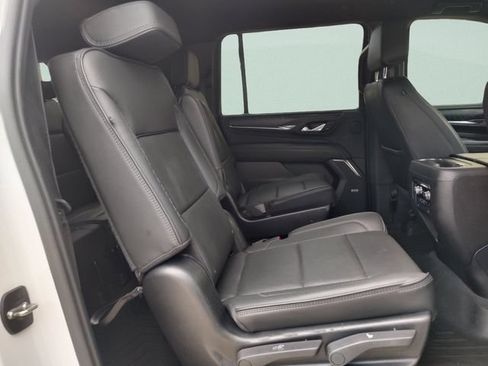 Used 2022 GMC Yukon XL Denali RWD image 28