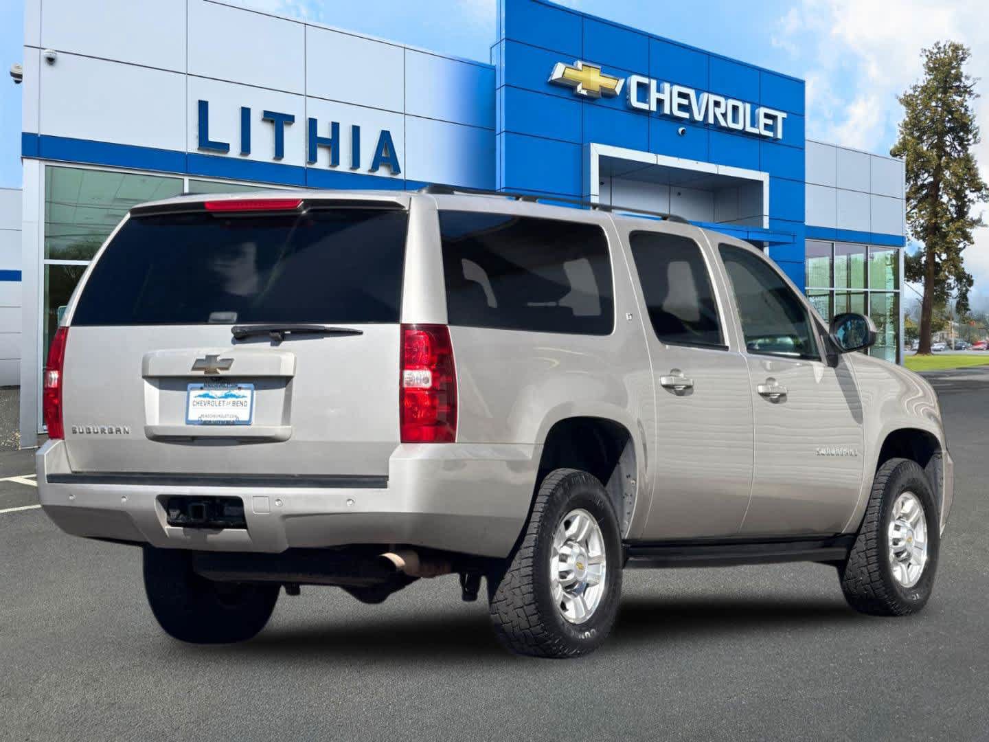 Used 2009 Chevrolet Suburban 2500 LT AWD/4WD image 2