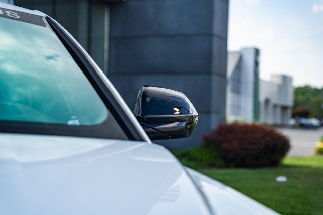 Used 2025 Lamborghini Urus SE AWD/4WD image 6