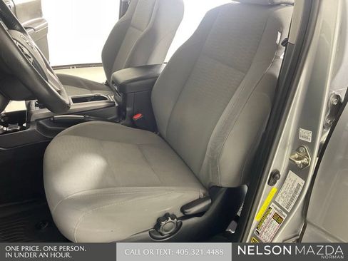 Used 2017 Toyota Tacoma SR5 w/ Tow Package RWD image 25
