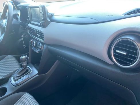 Used 2021 Hyundai Kona SE w/ Cargo Package image 13