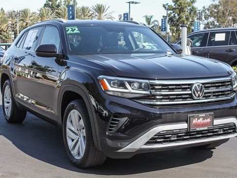 Used 2022 Volkswagen Atlas Cross Sport SE w/ Panoramic Sunroof Package image 3