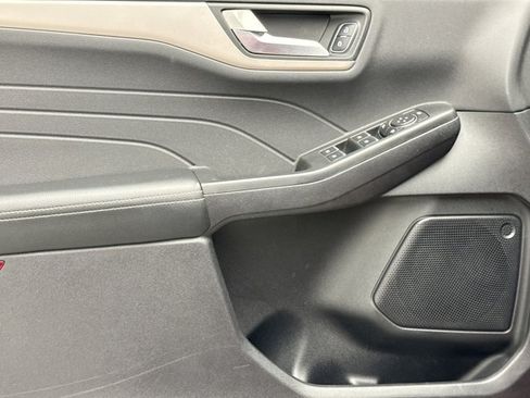 Used 2022 Ford Escape SEL AWD/4WD image 9