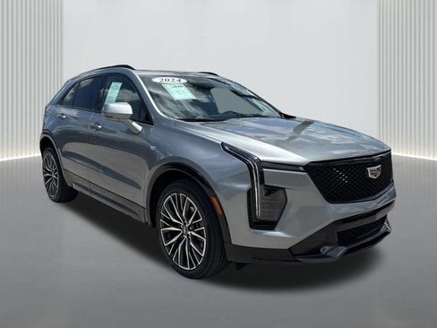 Certified 2024 Cadillac XT4 Sport FWD image 3