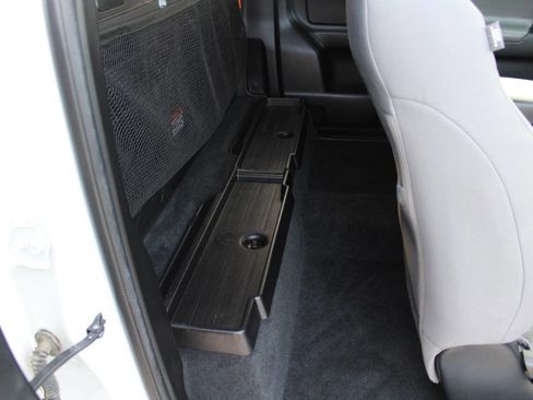 Used 2022 Toyota Tacoma SR image 8