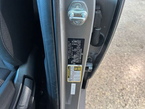 Used 2025 Kia Soul LX w/ LX Technology Package FWD image 28