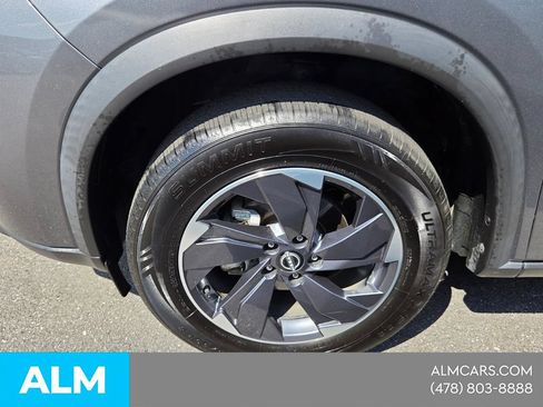 Used 2024 Nissan Rogue SV FWD image 2