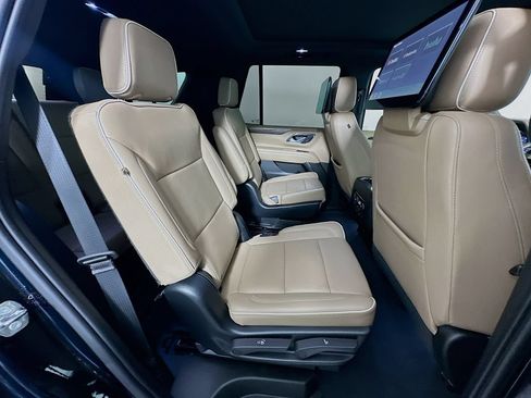 Used 2023 Chevrolet Tahoe Premier w/ Advanced Technology Package RWD image 29