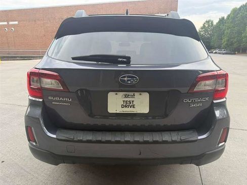 Used 2016 Subaru Outback 3.6R Limited AWD/4WD image 3