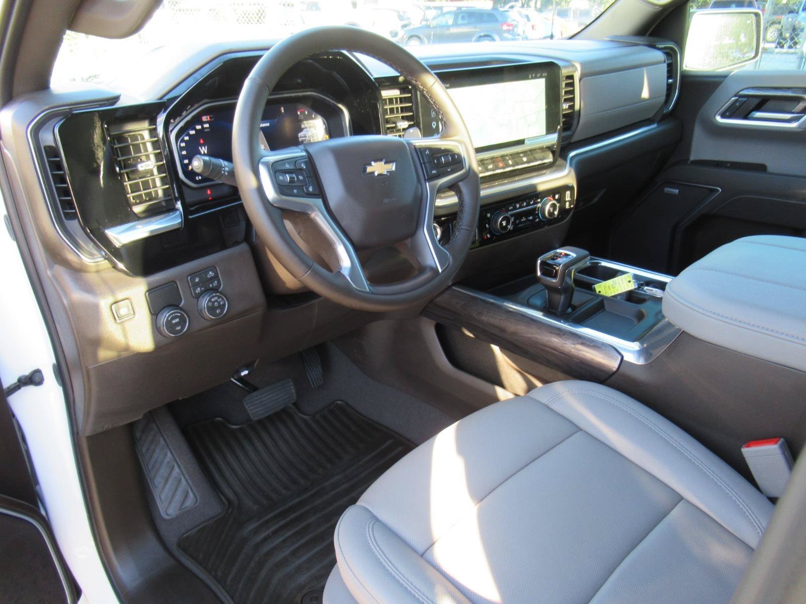 Used 2026 Chevrolet Silverado 1500 LTZ RWD image 18