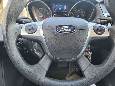 Used 2014 Ford Focus SE FWD image 17