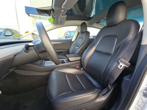 Used 2022 Tesla Model 3 Performance image 11