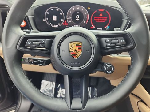 Used 2024 Porsche Cayenne Coupe image 18