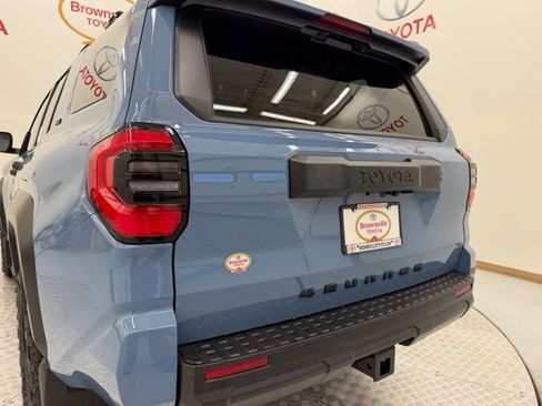 New 2026 Toyota 4Runner SR5 AWD/4WD image 25