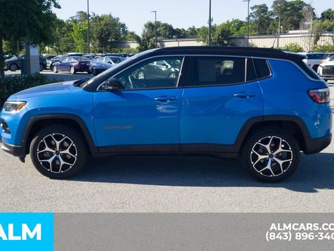 Used 2025 Jeep Compass Limited AWD/4WD image 10