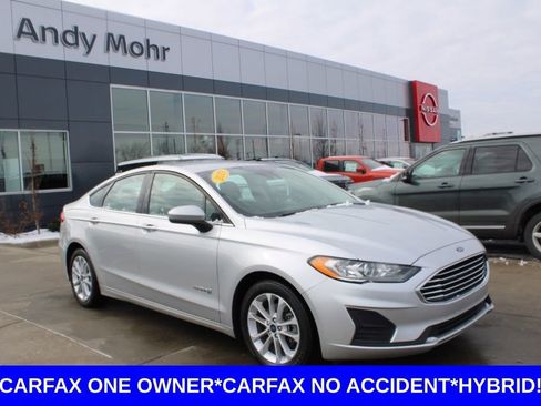 Used 2019 Ford Fusion SE image 1