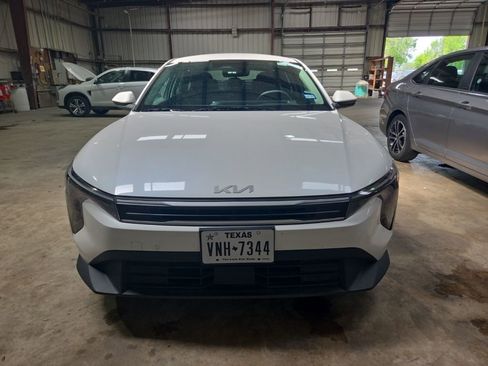 Used 2025 Kia K4 LXS image 8