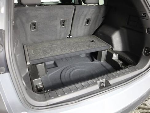 Used 2023 Chevrolet Equinox LT AWD/4WD image 48
