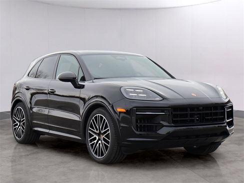 New 2026 Porsche Cayenne GTS image 11