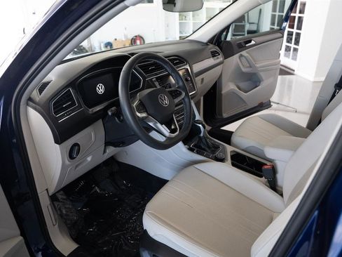 Used 2022 Volkswagen Tiguan SE AWD/4WD image 11