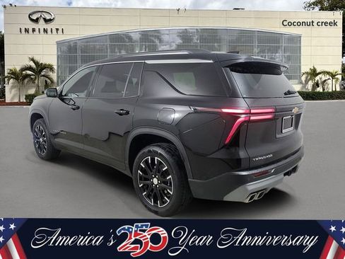 Used 2025 Chevrolet Traverse LT w/ Sun and Wheel Package FWD image 4