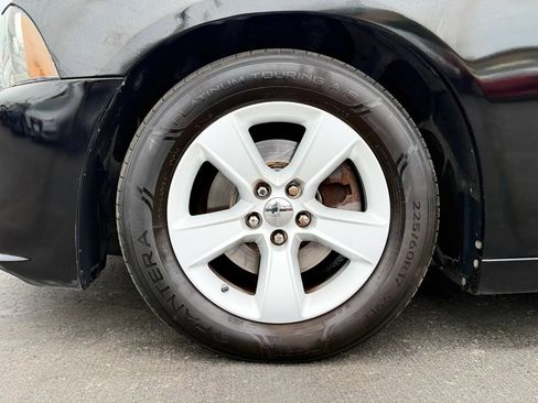 Used 2013 Dodge Charger SE RWD image 31