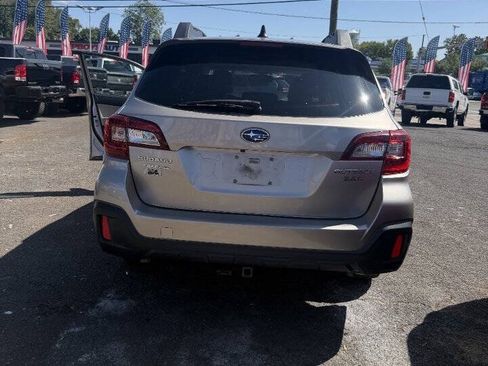 Used 2018 Subaru Outback 3.6R Limited AWD/4WD image 19