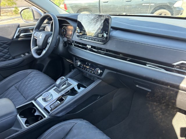 Used 2024 Mitsubishi Outlander SEL FWD image 12
