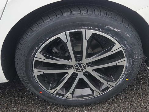 Used 2023 Volkswagen Jetta Sport image 7