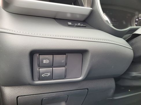 Certified 2025 Toyota Highlander XLE image 31