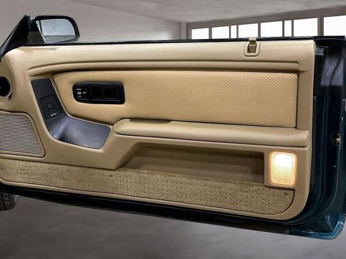 Used 1993 Chrysler LeBaron Convertible FWD image 25