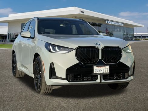 Used 2025 BMW X3 xDrive30i w/ Premium Package image 2