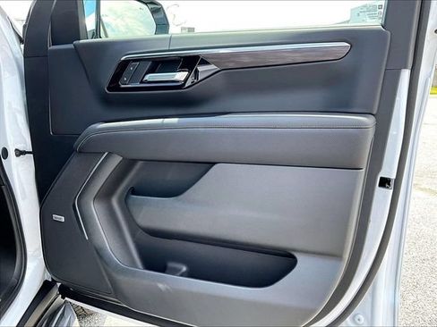 New 2026 Chevrolet Tahoe Premier w/ Sun And Tow Package AWD/4WD image 30
