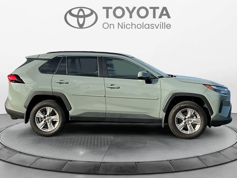 Used 2022 Toyota RAV4 XLE w/ Convenience Package image 7