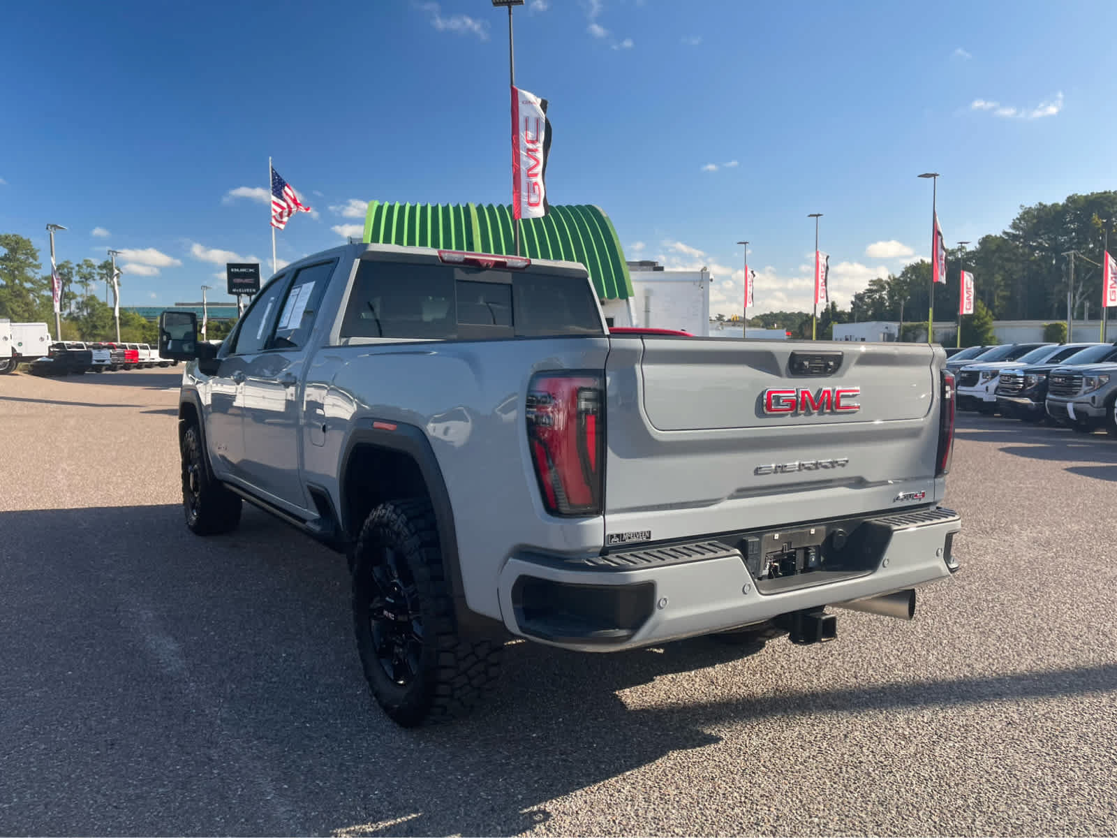 Used 2024 GMC Sierra 2500 AT4 w/ AT4 Premium Plus Package AWD/4WD image 7
