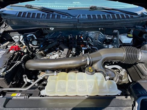 Used 2024 Ford Expedition XLT RWD image 31