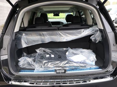 New 2026 Mercedes-Benz GLS 450 4MATIC image 18